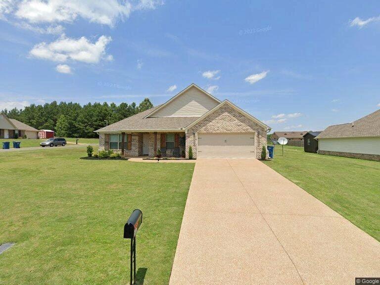 5001 Clover Run Dr, Humboldt, TN 38343 photo 1