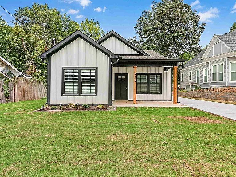 297 W Deaderick St, Jackson, TN 38301 photo 1