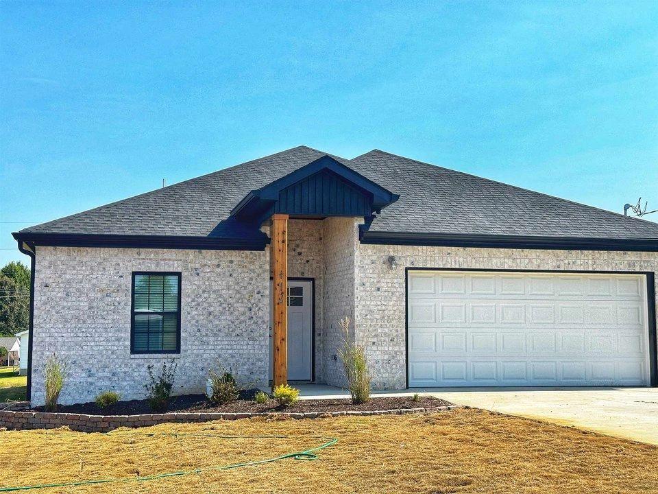 2124 Crowne Height, Newbern, TN 38059 photo 1