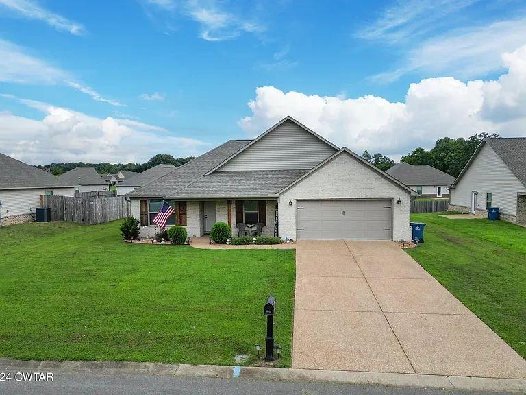 6005 Dove Hollow Dr, Humboldt, TN 38343 photo 1