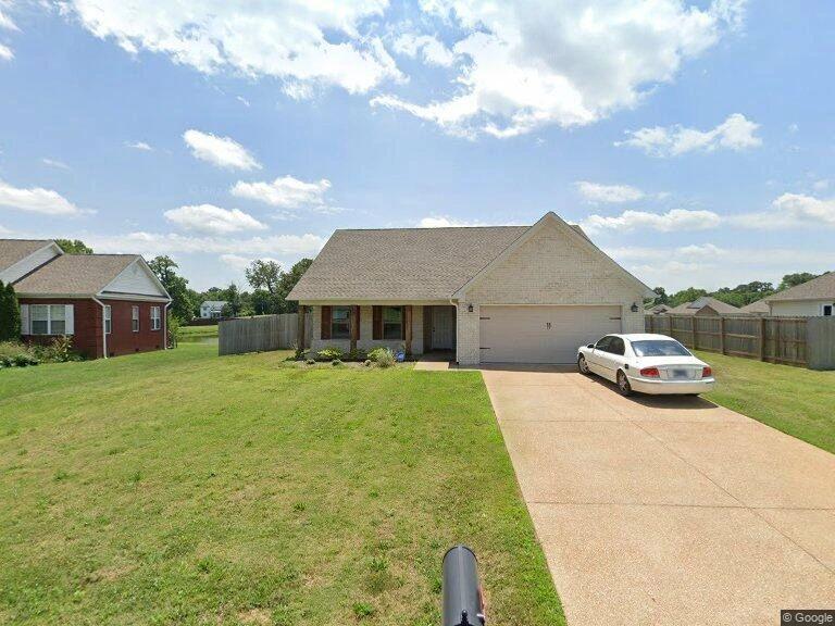 6004 Dove Hollow Dr, Humboldt, TN 38343 photo 1